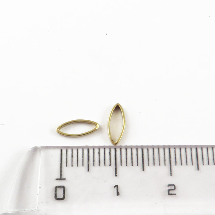 50x Anneau fermé navette (3mm x 8mm)