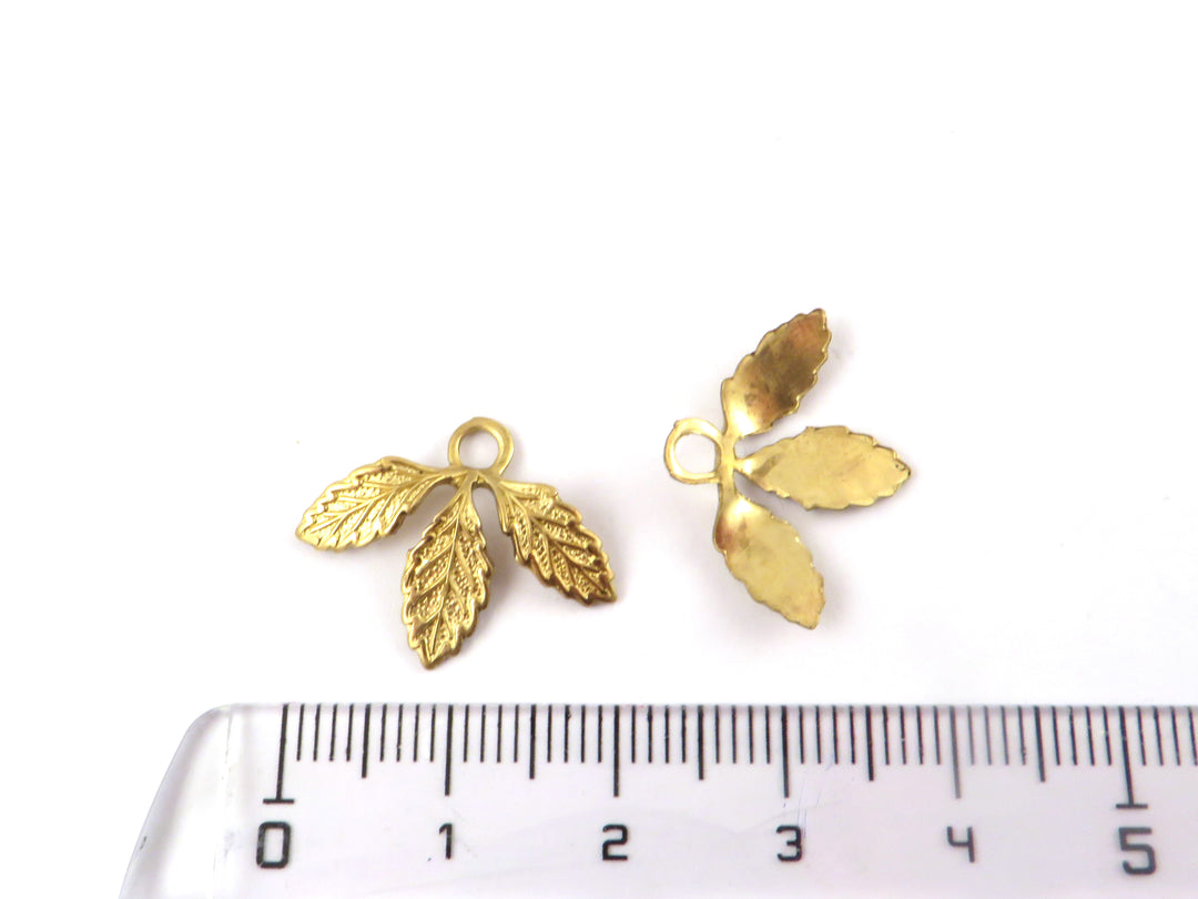 2x Breloque trio de feuille (20mm x 16mm) CH-118