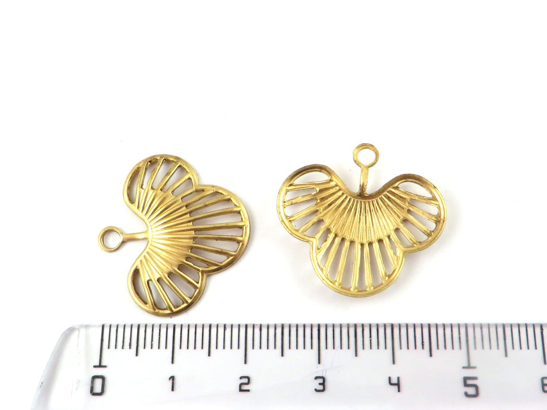 2x Breloque goutte ajourée vintage (22mm x 24mm) V-143