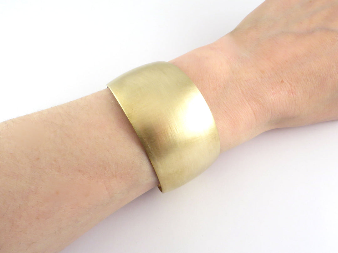 1x Bracelet manchette bombé réglable (36mm x 163mm) BM-010