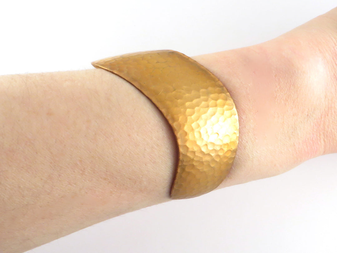 1x Bracelet manchette chevron réglable martelé BM-014