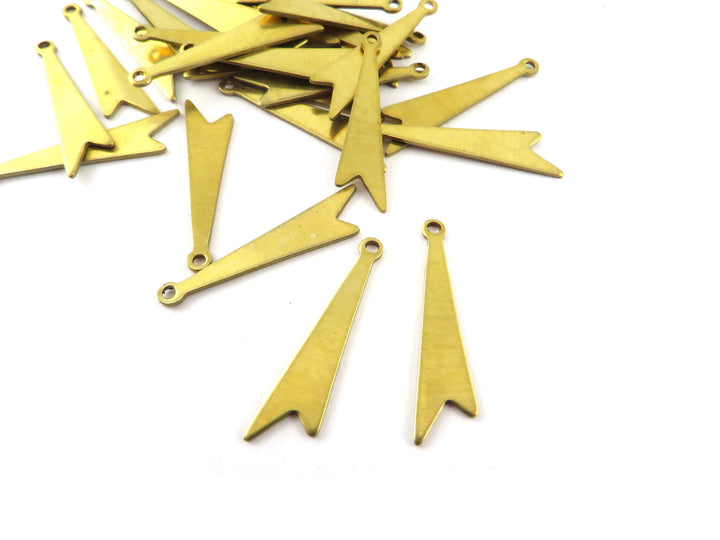 8x Breloque flèche fanion (5mm x 24mm) PP-311