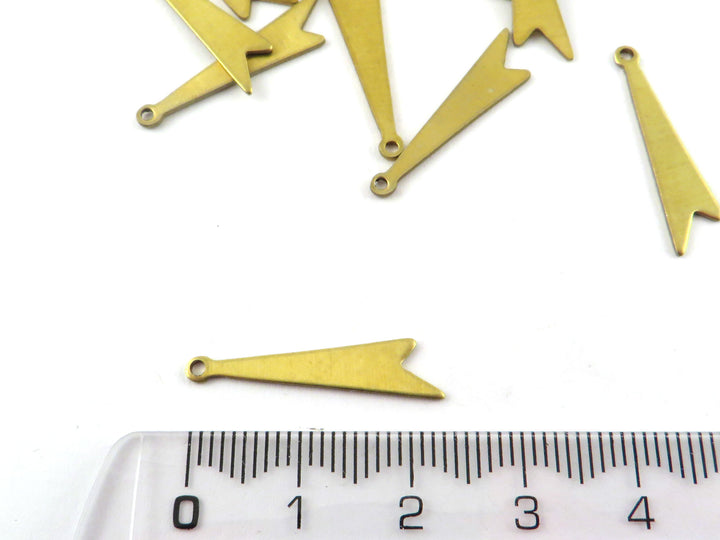 8x Breloque flèche fanion (5mm x 24mm) PP-311