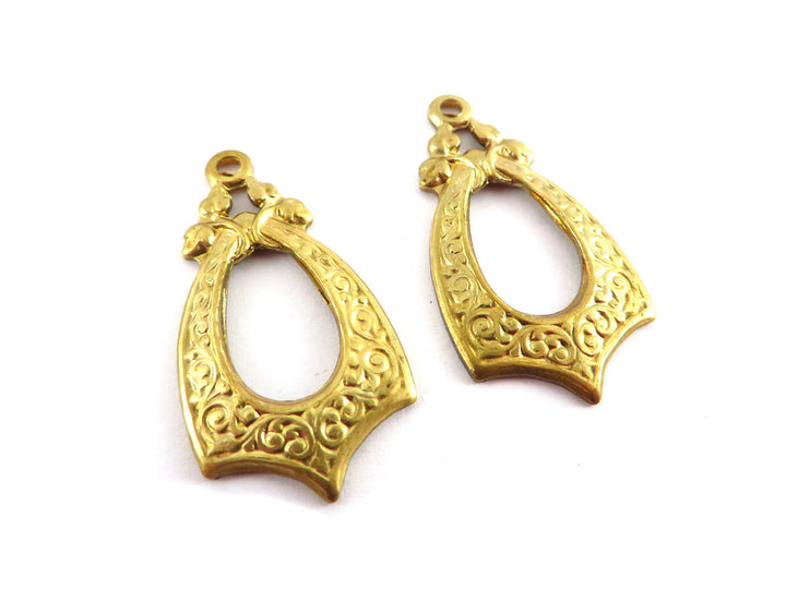 2x Breloque goutte ajourée vintage (30mm x 15mm) V-077
