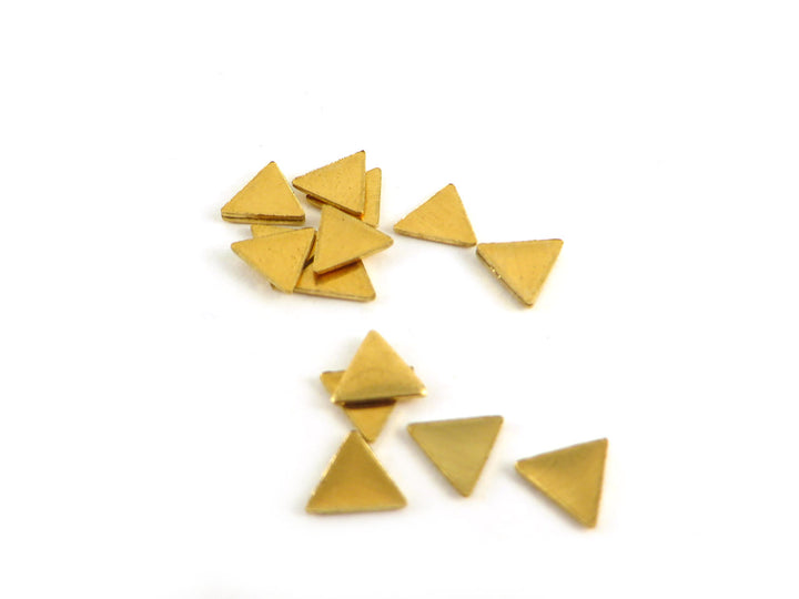 12x Breloque triangle sans trou (6mm x 6mm) PP-072