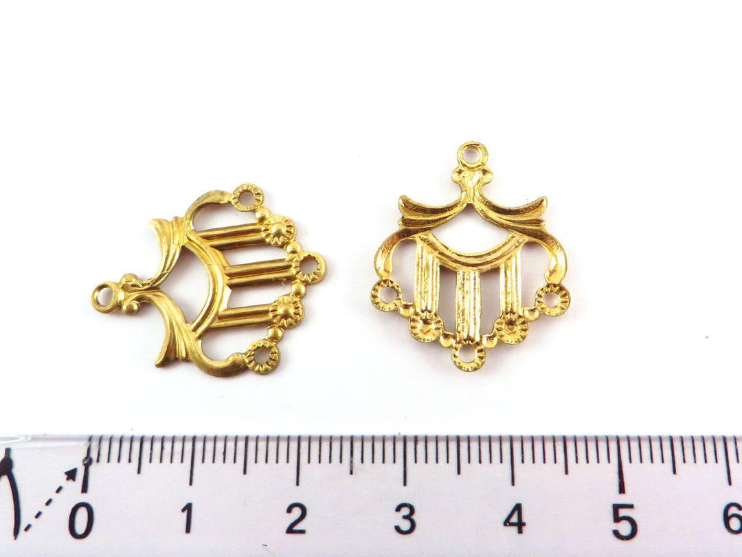 4x Connecteur chandelier Art Nouveau filigrane (23 mmx19mm) V-097