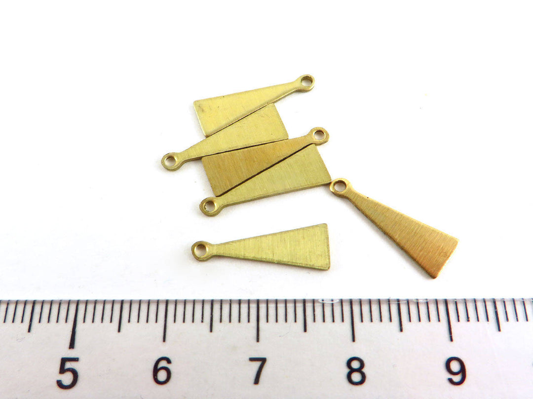 4x Breloque triangle 1 œillet (15mm x 5mm) PP-054