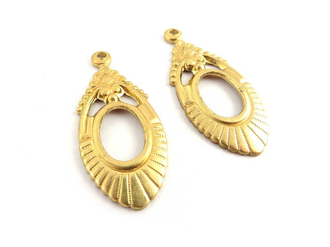2x Breloque navette ajourée vintage (15mm x 33mm) V-112