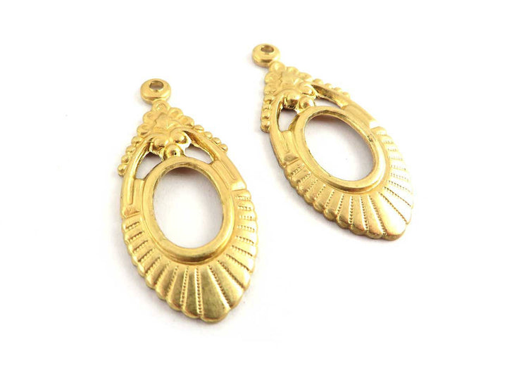 2x Breloque navette ajourée vintage (15mm x 33mm) V-112