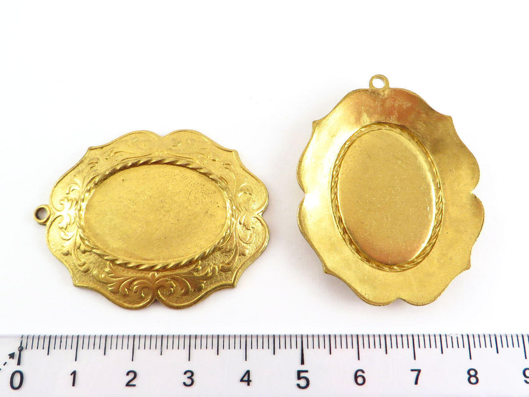 1x Breloque support cabochon camé 18x25 (45mm x 35mm) M-007