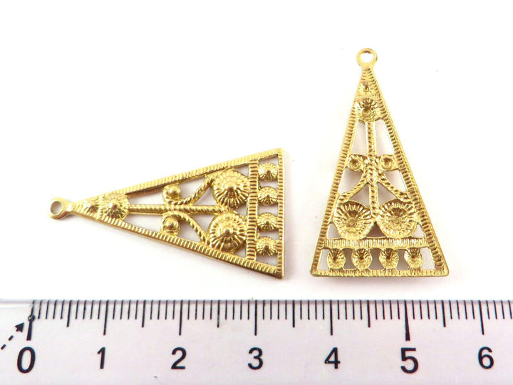 4x Breloque triangle filigrane Vintage (33mm x 18mm) V-094