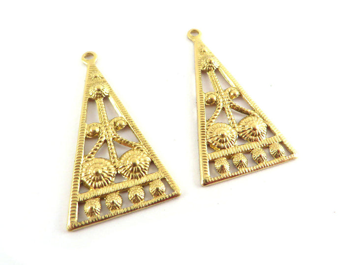 4x Breloque triangle filigrane Vintage (33mm x 18mm) V-094