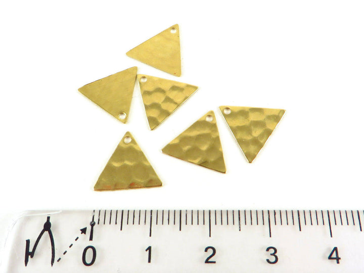 6x Breloque triangle martelé (13mm x 11mm) PP-122