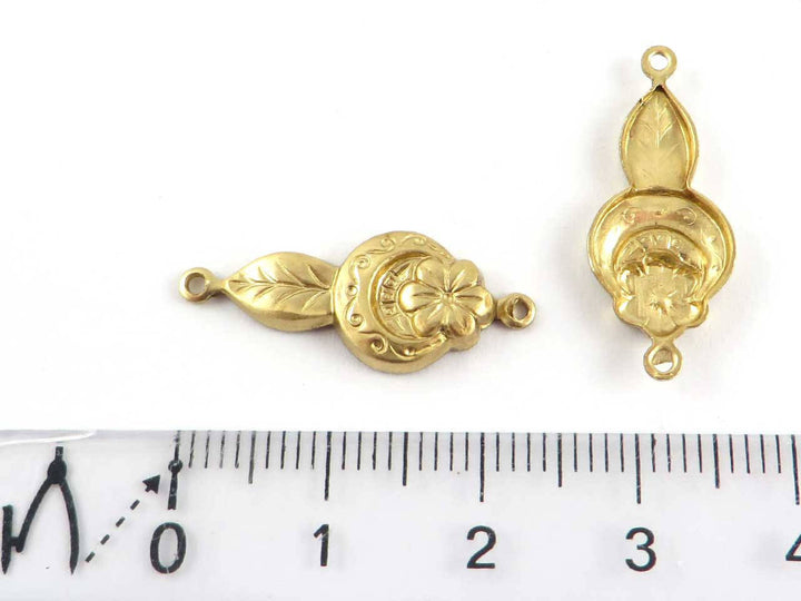 4x Connecteur goutte vintage fleur et feuille (10mm x 24mm) V-106