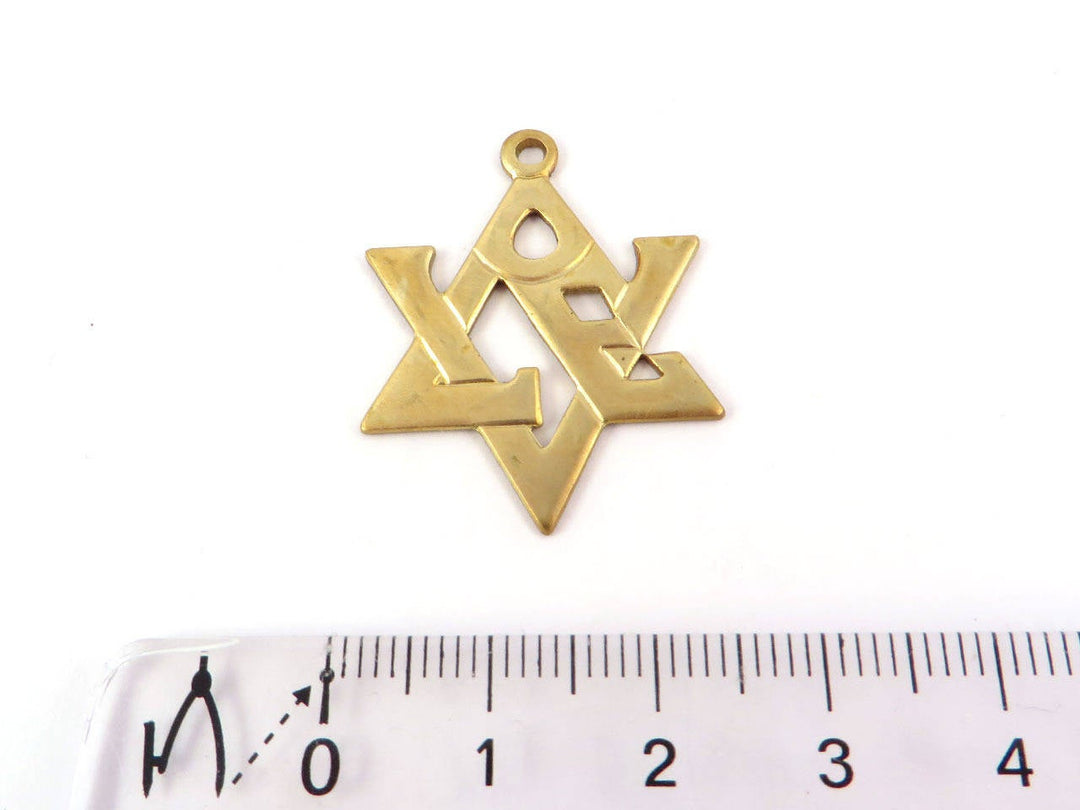 1x Pendentif étoile Love (24mm x 30mm) CH-057