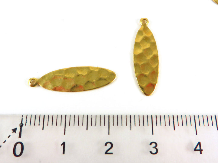 8x Breloque ovale martelé (22mm x 7mm) PP-136