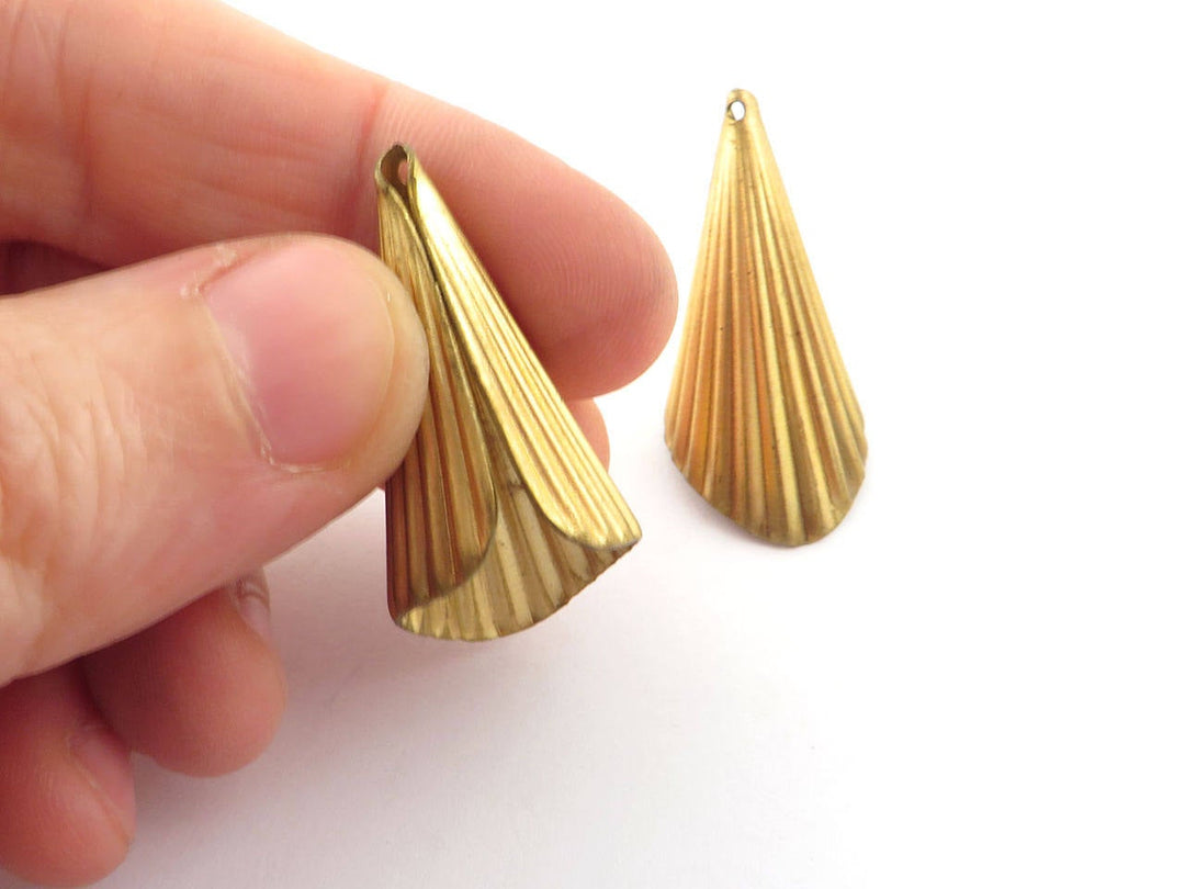 2x Cône pompon perle strié (18mm x 39mm) PV-197