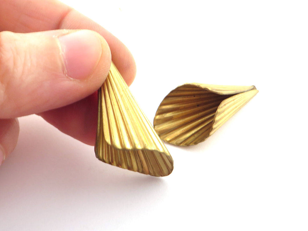 2x Cône pompon perle strié (18mm x 39mm) PV-197