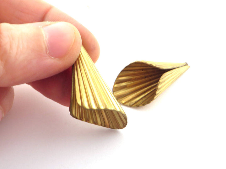 2x Cône pompon perle strié (18mm x 39mm) PV-197