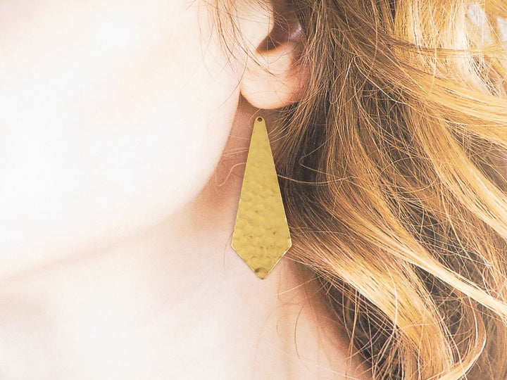 2x Breloque cravate lisse ou martelée (3 tailles)