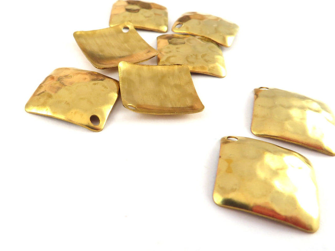 6x Breloque carré bombé martelé (13mm x 13mm) PV-219