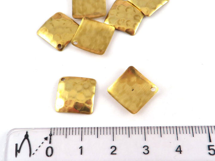 6x Breloque carré bombé martelé (13mm x 13mm) PV-219