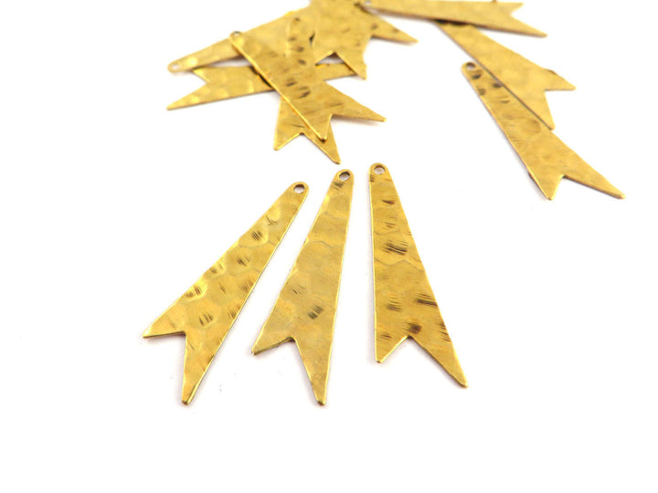10x Breloque flèche fanion martelé (7mm x 27mm) PP-303