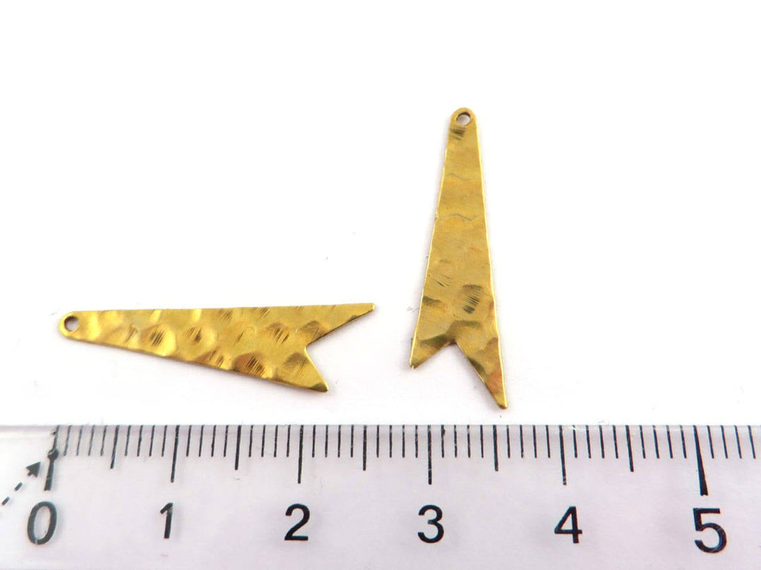 10x Breloque flèche fanion martelé (7mm x 27mm) PP-303