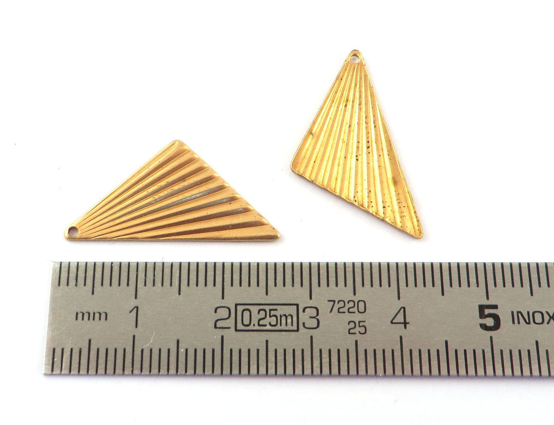 6x Breloque triangle éventail strié Art Déco (25mm x 18mm) PV-250