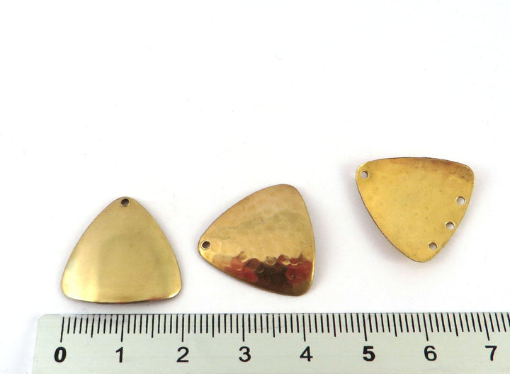 4x Breloque triangle bombé lisse ou martelé (20mm x 21mm) PV-021/PV-095/PV-111