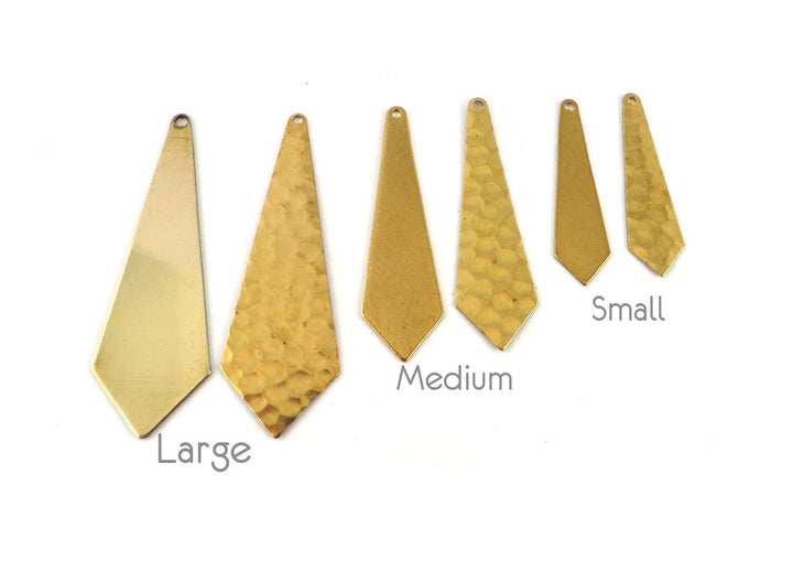 2x Breloque cravate lisse ou martelée (3 tailles)