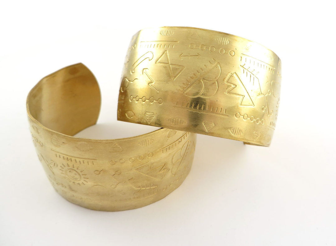 1x Bracelet manchette réglable décoré BM-013