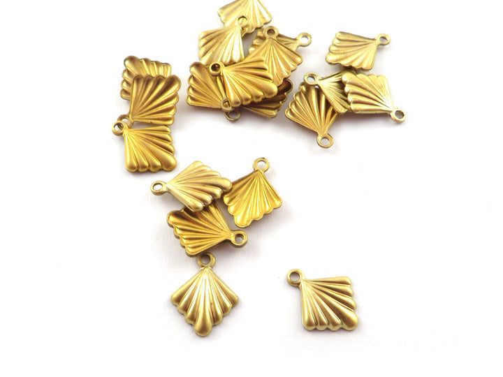 6x Breloque losange éventail vintage (8mm x 10mm) PV-277