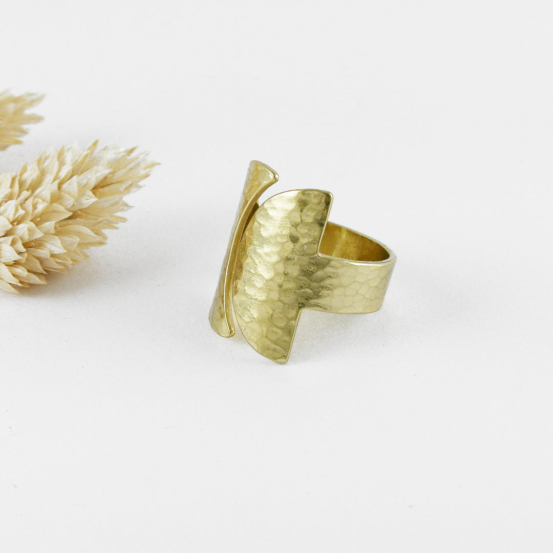 MIKADZUKI - Bague croissant de lune martelé