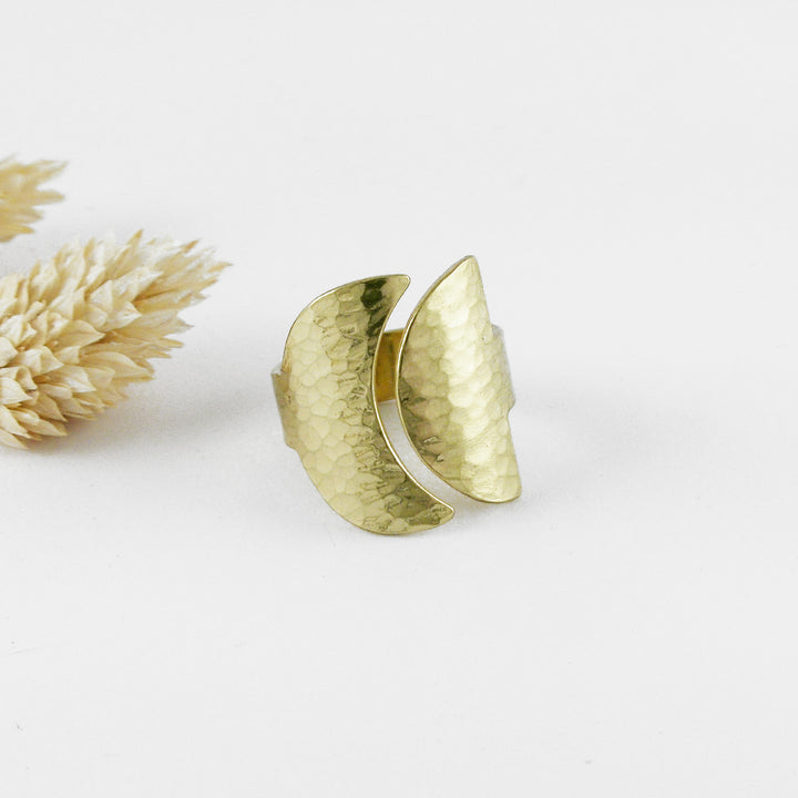 MIKADZUKI - Bague croissant de lune martelé