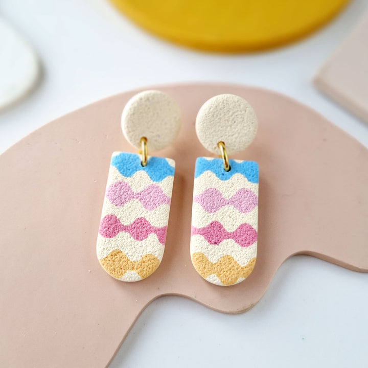 Ruth - Beige et vagues multicolores