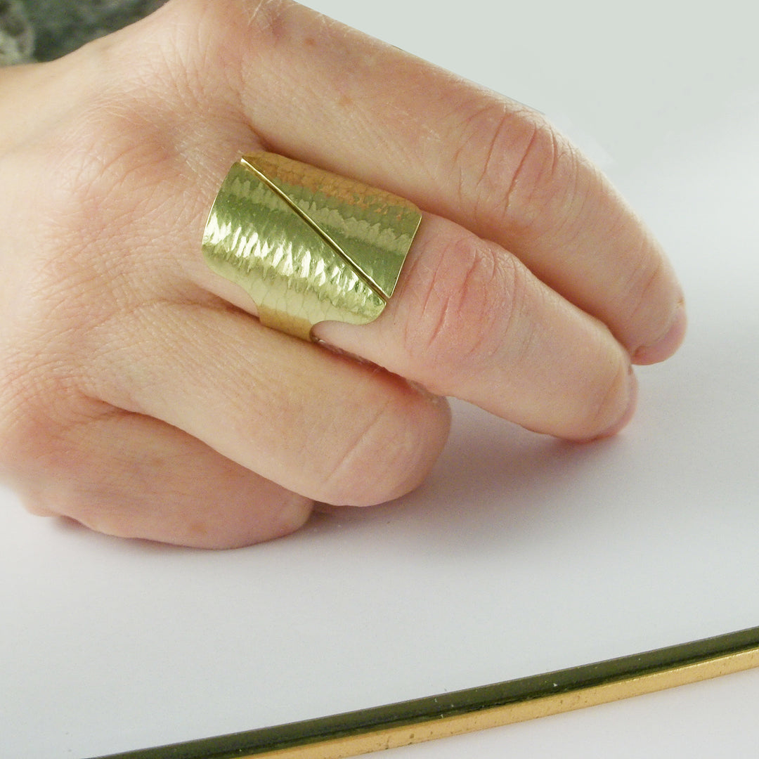 SHIKAKU - Bague laiton martelé