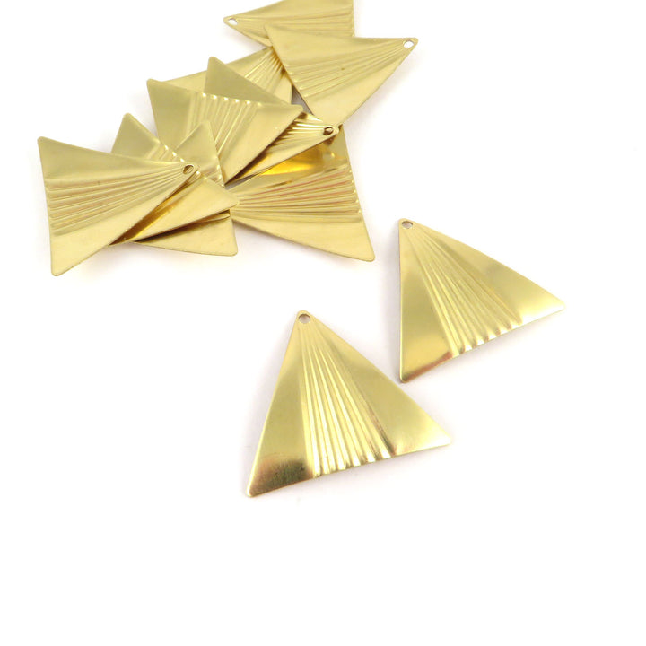4x Breloque triangle ligné (20mm x 24mm) PV-320