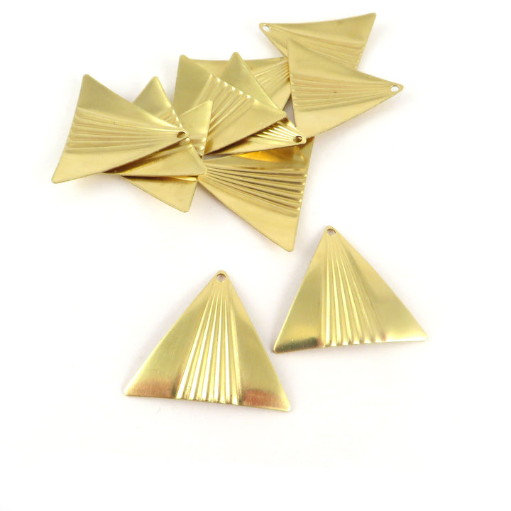 4x Breloque triangle ligné (20mm x 24mm) PV-320