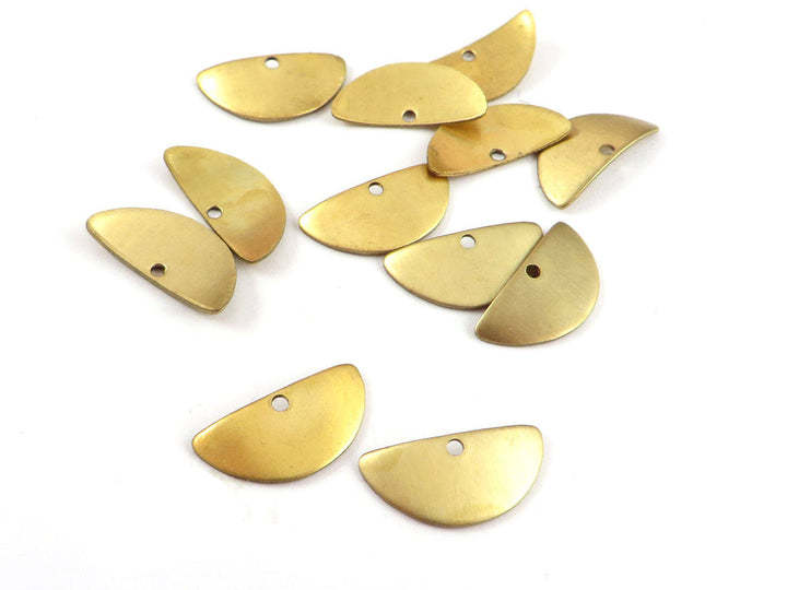 10x Breloque demi-lune bombé (7mm x 15mm) PP-191