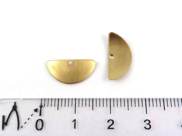 10x Breloque demi-lune bombé (7mm x 15mm) PP-191