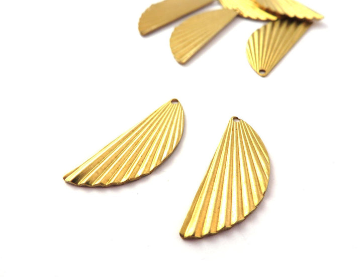 6x Breloque demi-lune éventail strié Art Déco (10mm x 19mm) PV-251